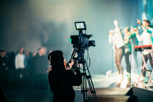 Lights, Camera, (Climate) Action! : Helping the Media & TV Industry Travel More Sustainably